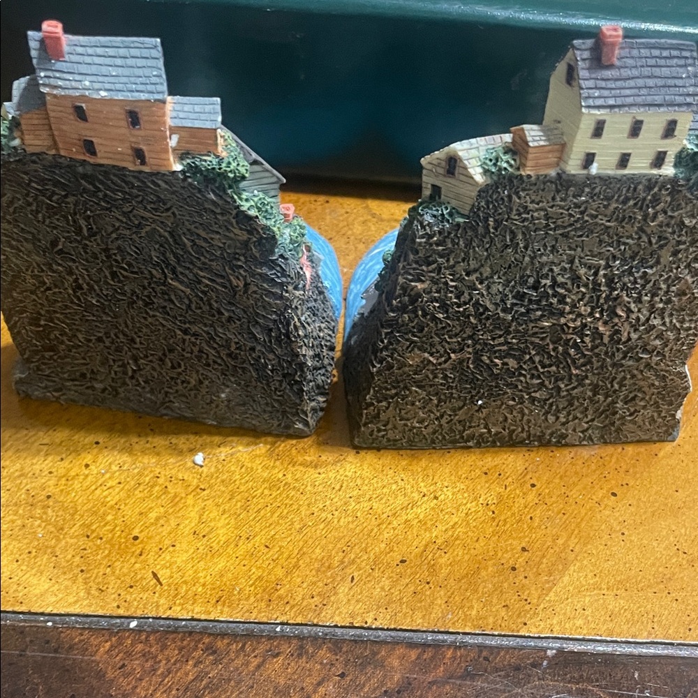Coastal Village Bookends with Lighthouse - Picture 4 of 5